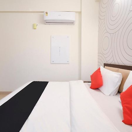 Capital O 70097 Sudha Inn Lucknow Bagian luar foto