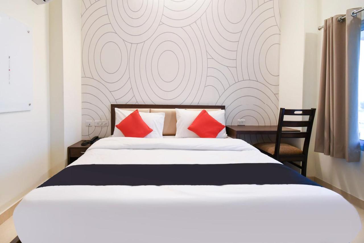 Capital O 70097 Sudha Inn Lucknow Bagian luar foto