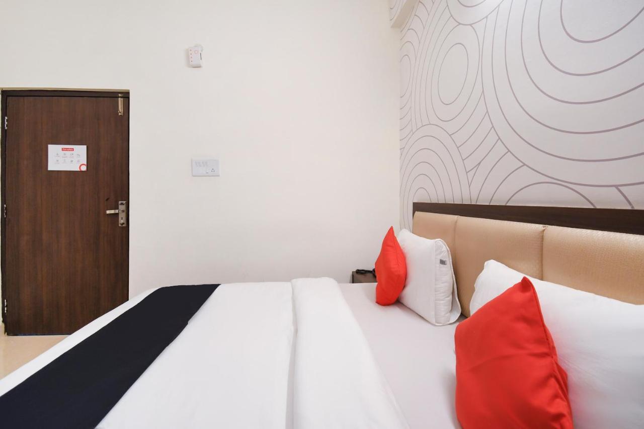 Capital O 70097 Sudha Inn Lucknow Bagian luar foto