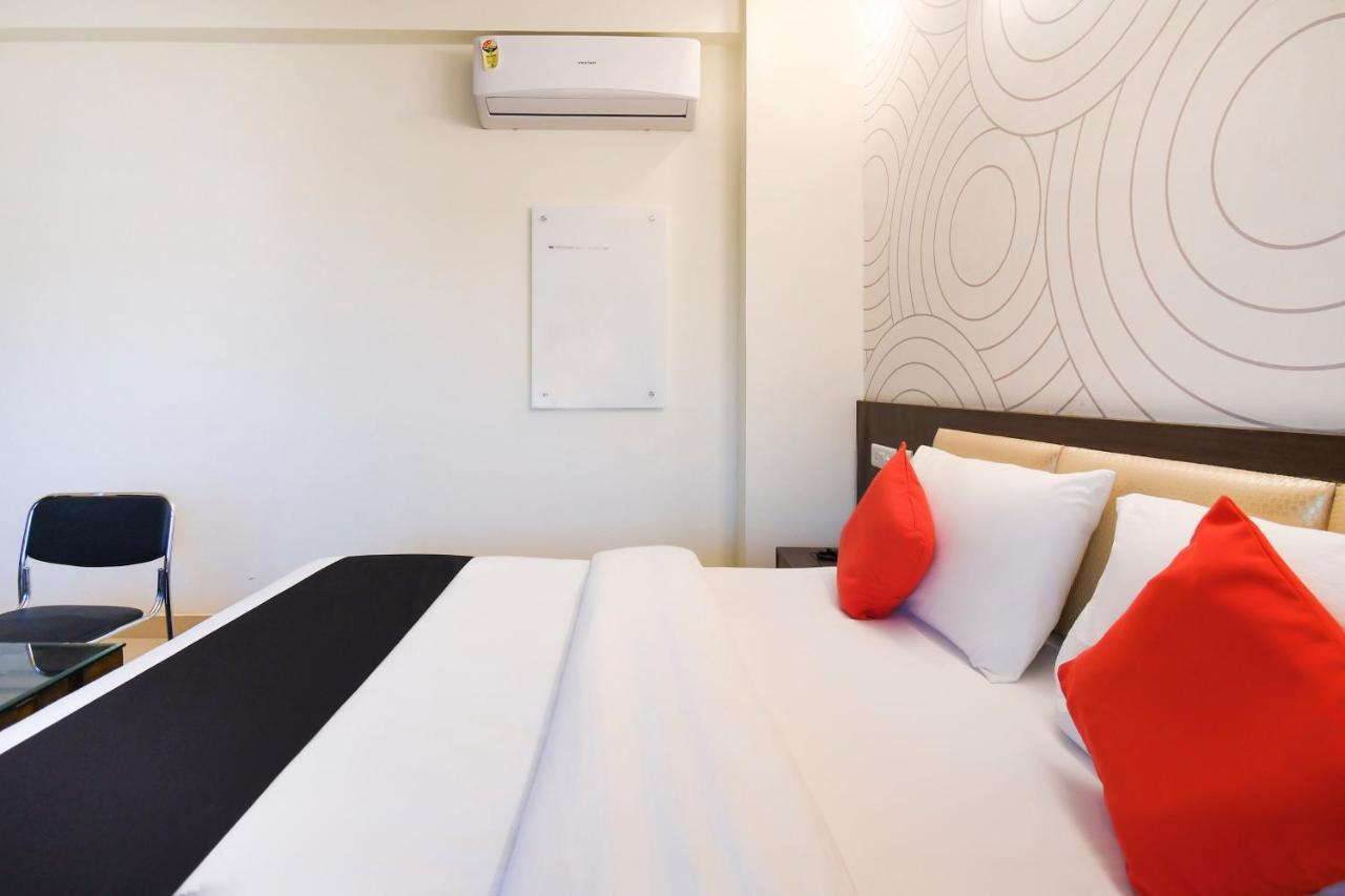 Capital O 70097 Sudha Inn Lucknow Bagian luar foto