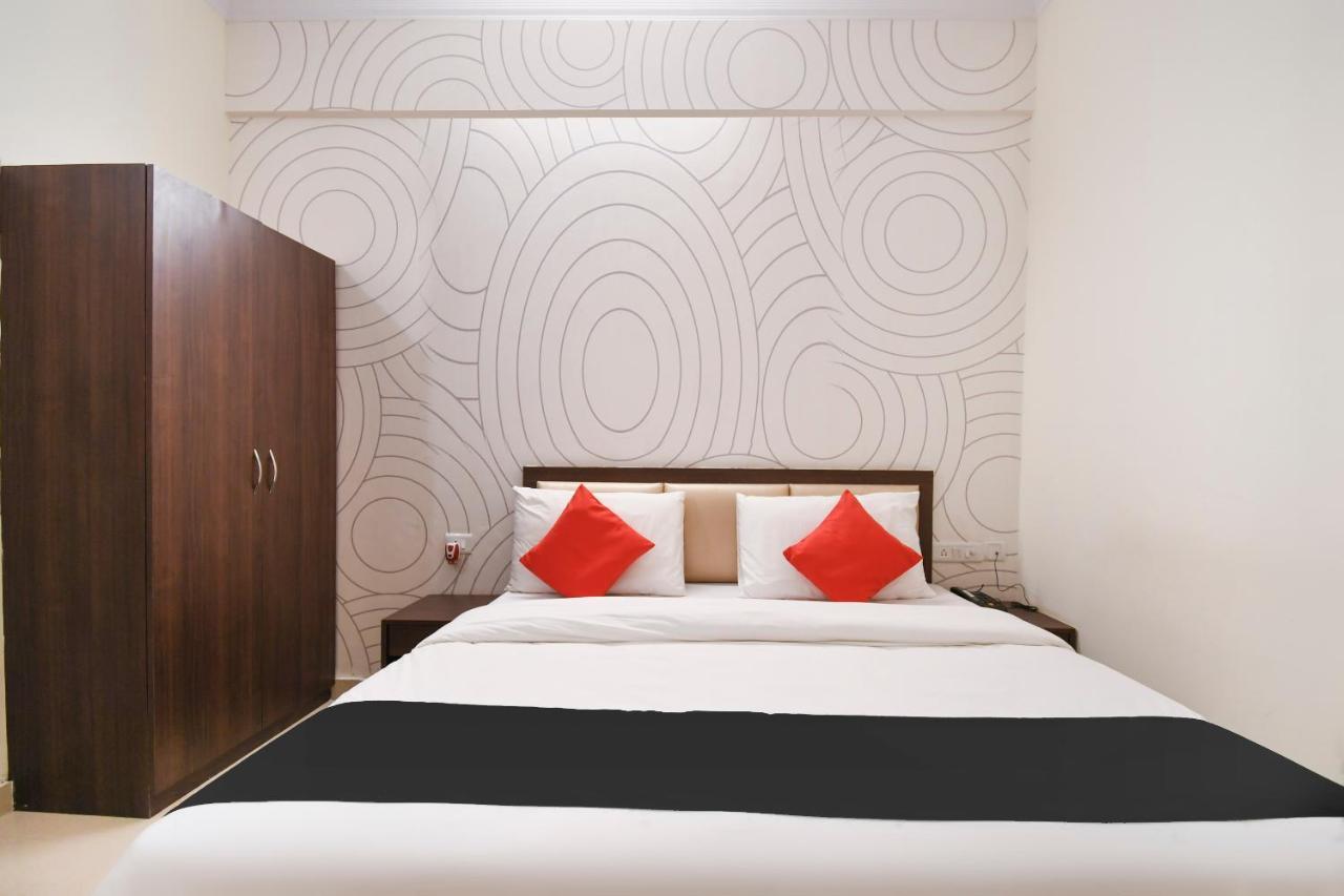 Capital O 70097 Sudha Inn Lucknow Bagian luar foto